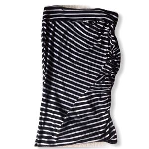 Lululemon Deenie Black & White Stripe Skirt